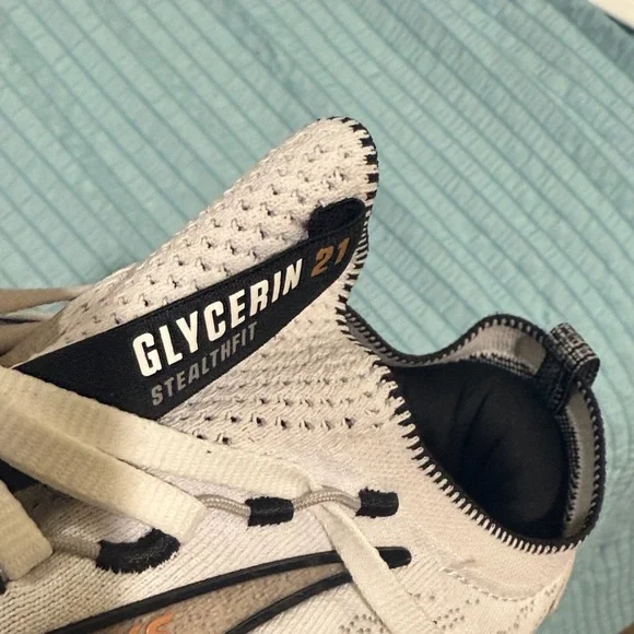 Mens’ Brooks Glycerin 21 White and Black Athletic Sneakers - Picture 2 of 7